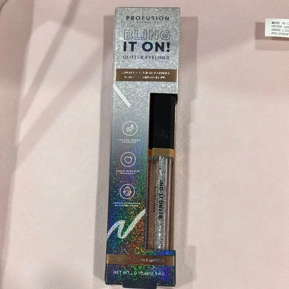 Bundle 💋Makeup Set with Pink Zip Case - Picture 9 of 12